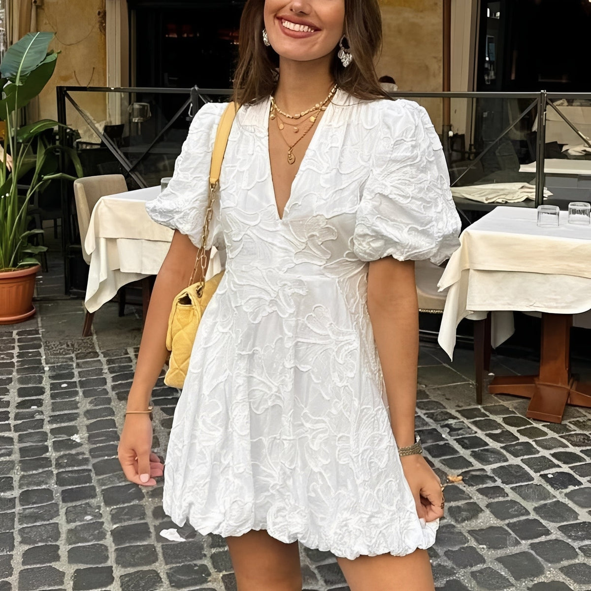 Claudia - Stylové mini šaty s výšivkou
