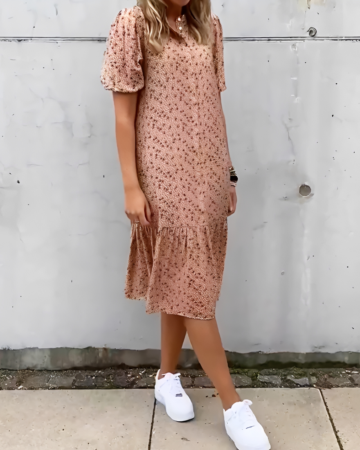 Rhiannon - Stylové midi šaty s výstřihem do V