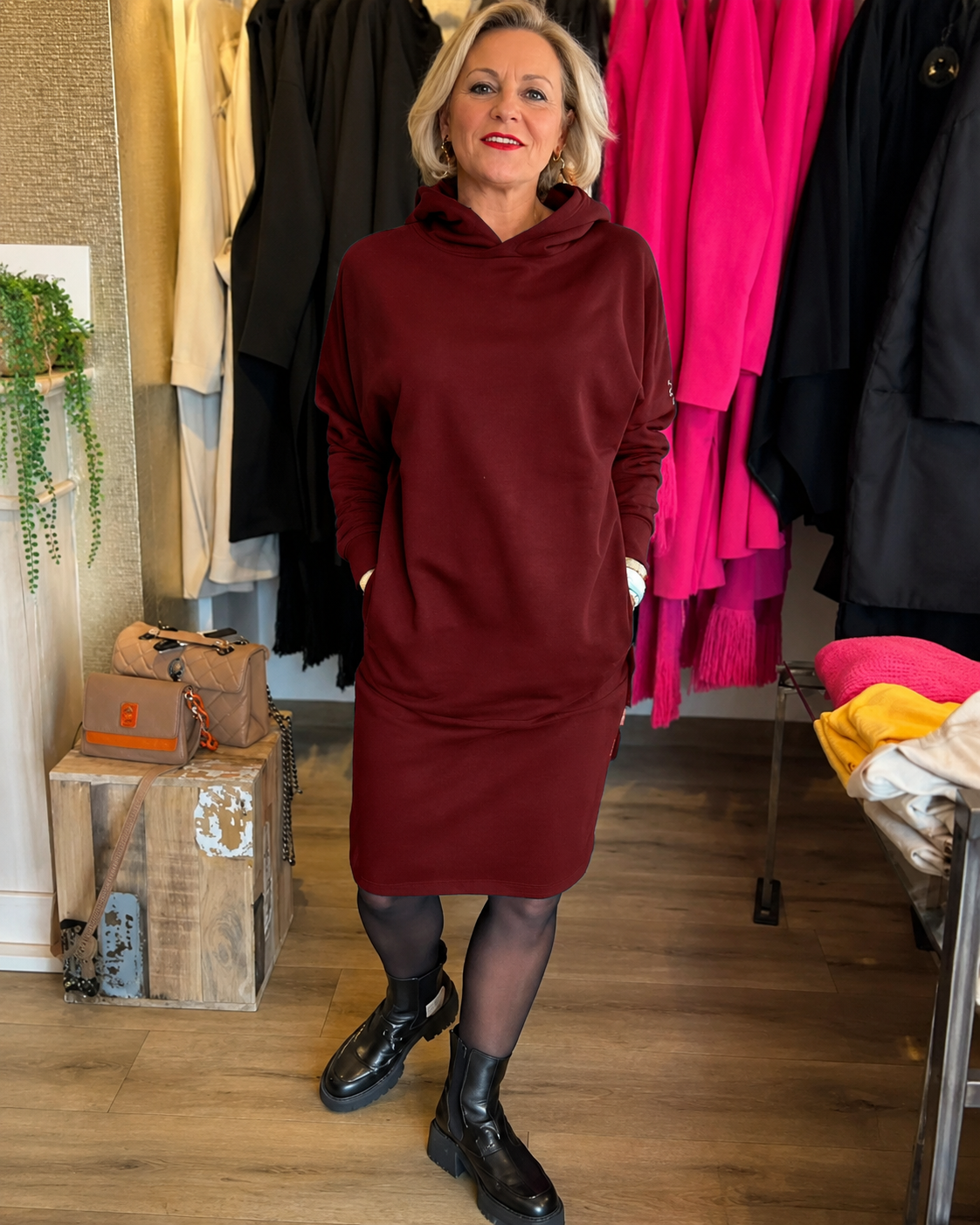 Annette - Stylové šaty s kapucí