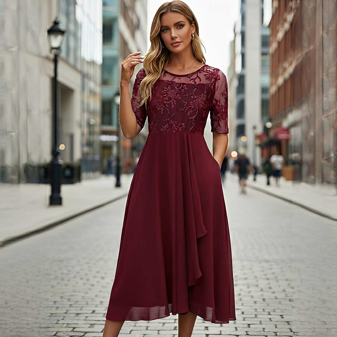 Victoria - Elegantní krajkové šaty s výřezy