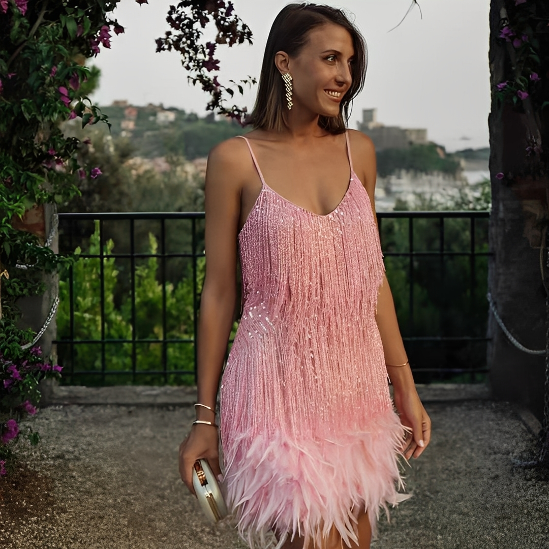 Monique - Stylové šaty s třásněmi a peřím pro dámy