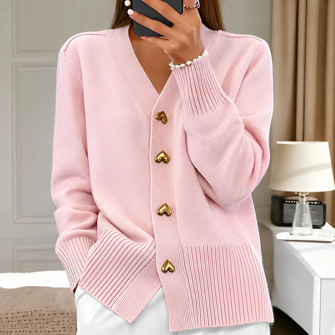 Annalee - Elegantní svetr Love Button pro ženy