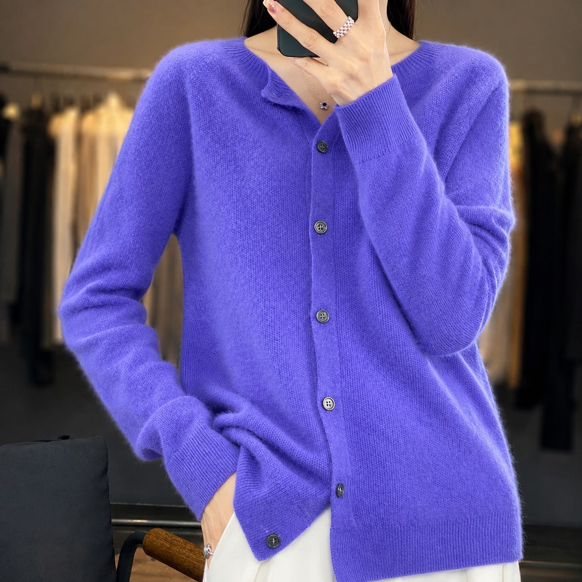 Ina - Elegantní dámský svetr s kulatým výstřihem