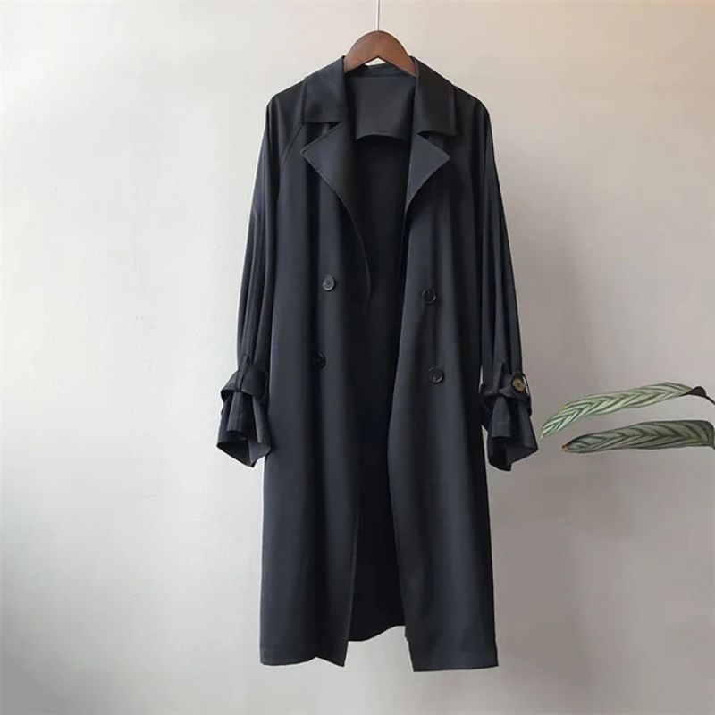Dámský trench coat s dvojitým zapínáním a páskem na manžetách
