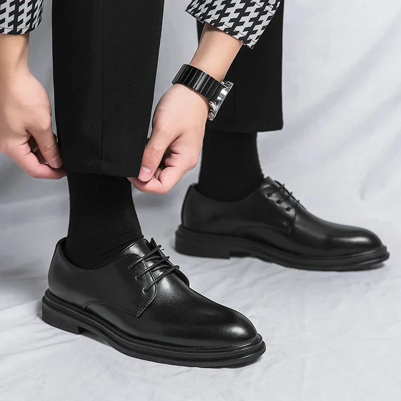 Pánské derby boty s lesklým povrchem klasický střih šněrování