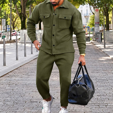 Pánský set s casual bundou a jogger kalhotami s kapsami a knoflíkovou légou