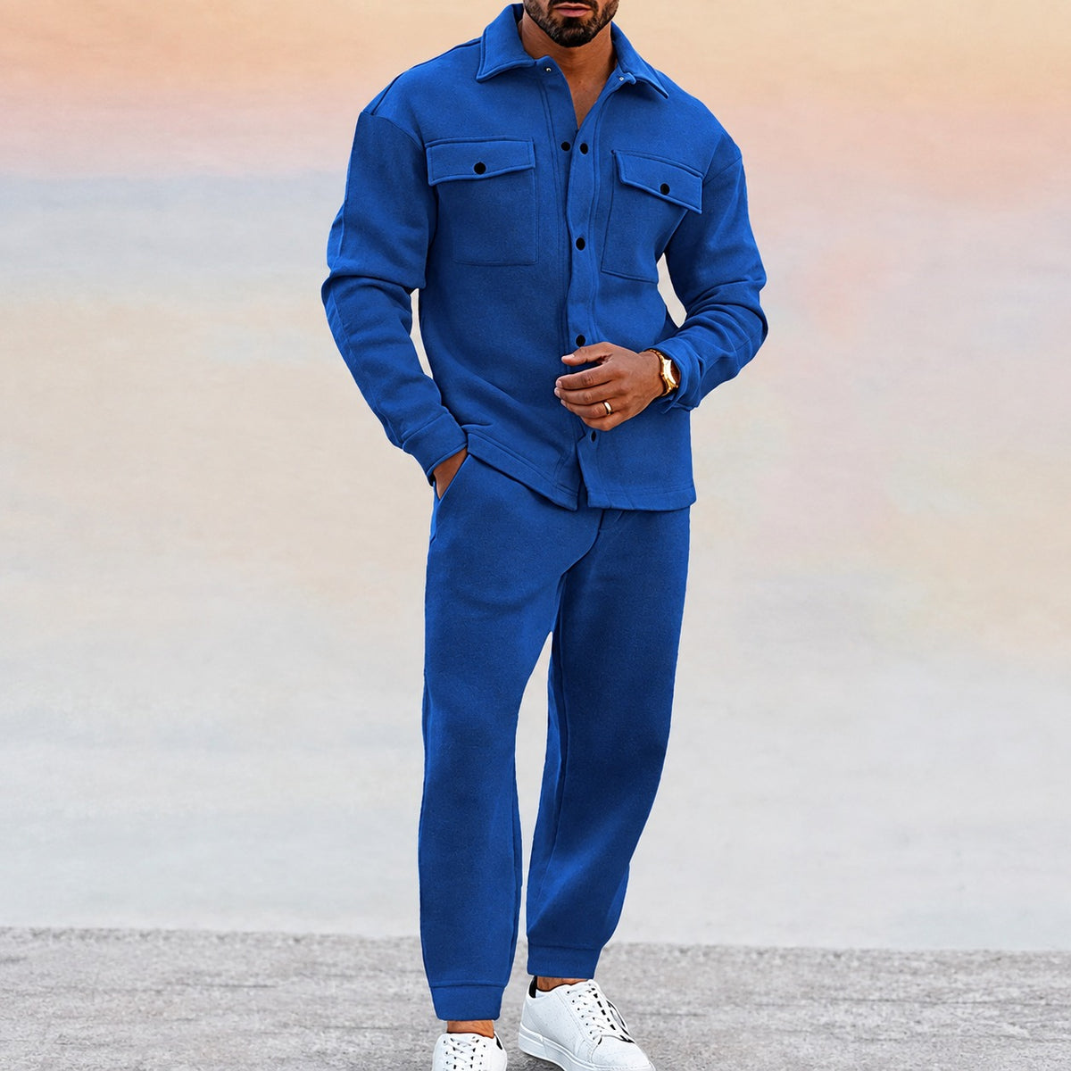 Pánský set s casual bundou a jogger kalhotami s kapsami a knoflíkovou légou