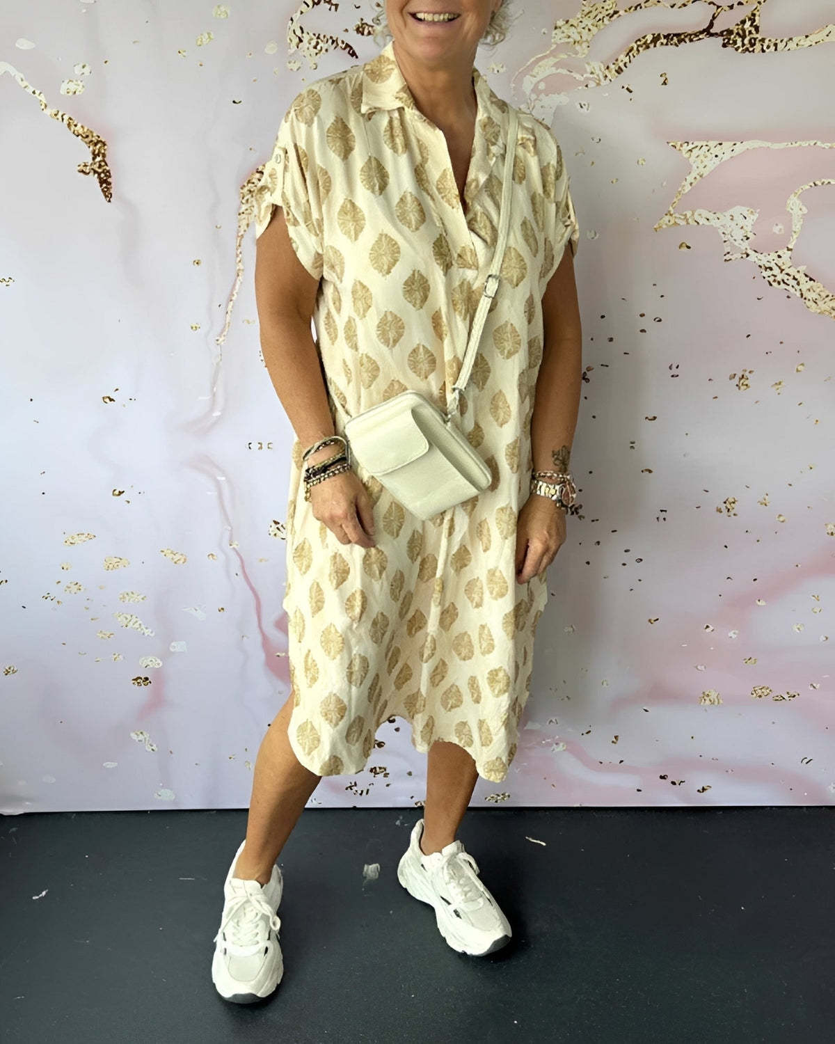 Kristina - stylové, volně padnoucí šaty s límcem pro dámy